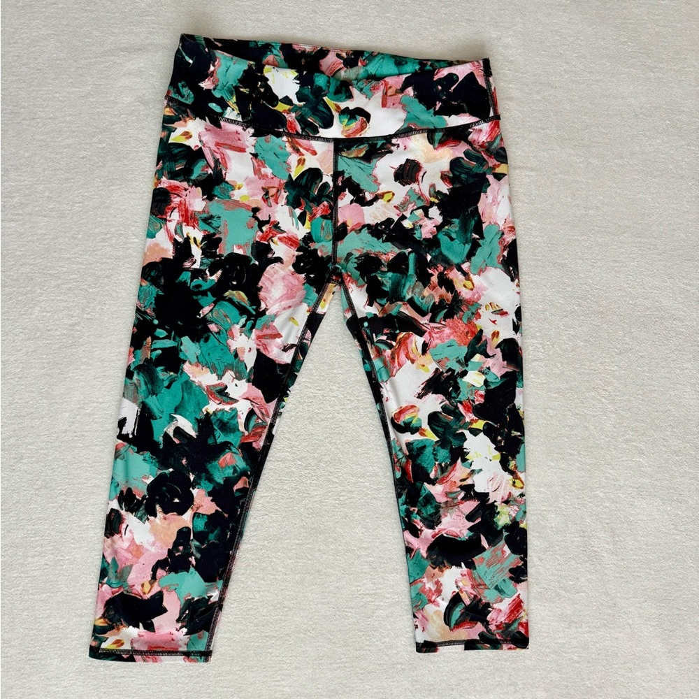 Fabletics Women’s Printed Yoga Cropped Pants
